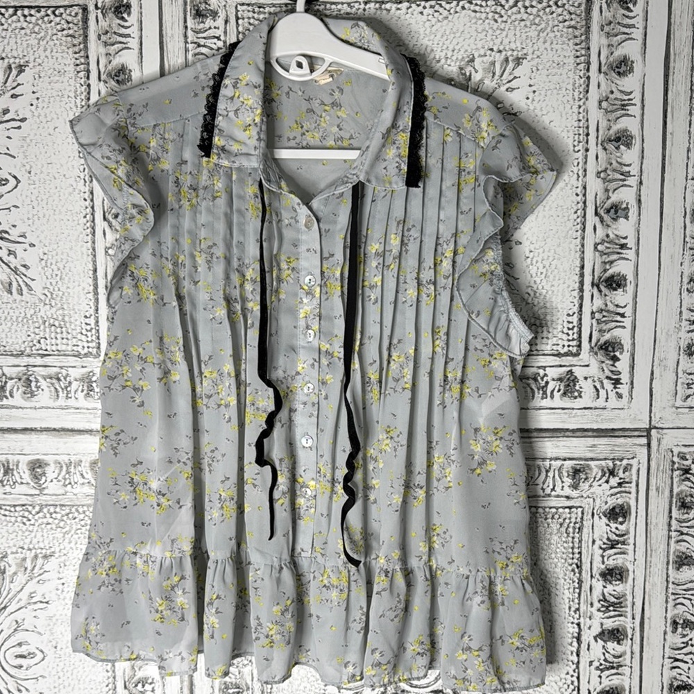 Floral Ruffle Sleeve Blouse